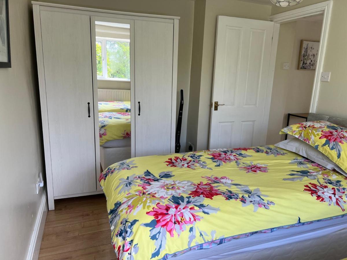 Yew Tree Bungalow, Onneley, Cheshire ครูว์ ภายนอก รูปภาพ