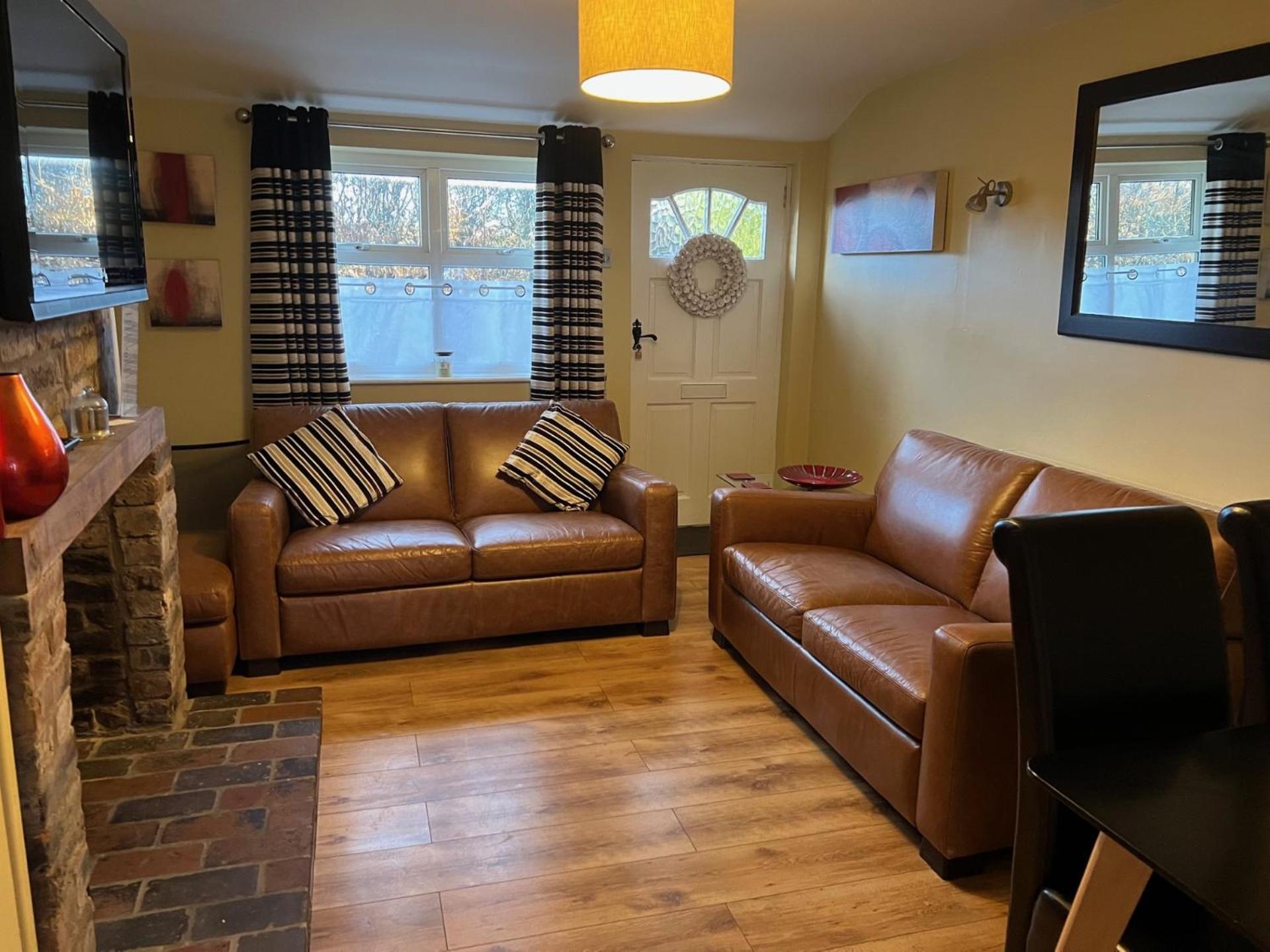 Yew Tree Bungalow, Onneley, Cheshire ครูว์ ภายนอก รูปภาพ